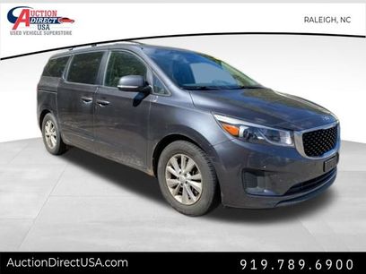 Used 2017 Kia Sedona LX w/ LX Essentials Premium Package