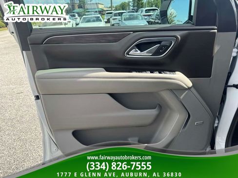 Used 2022 Chevrolet Tahoe Z71 w/ Luxury Package AWD/4WD image 29