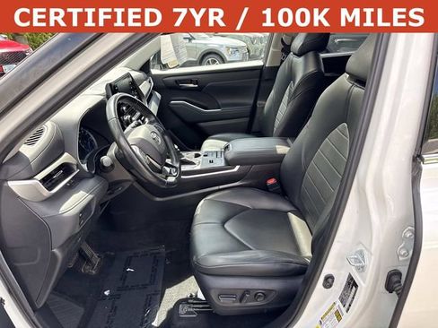 Used 2021 Toyota Highlander XLE image 14