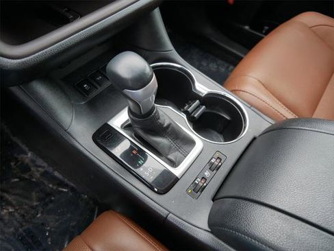 Certified 2019 Toyota Highlander Limited image 16