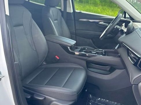 Used 2025 Buick Envision Preferred AWD/4WD image 37