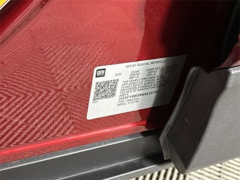 Used 2022 Chevrolet Bolt EUV LT w/ Comfort Package image 35