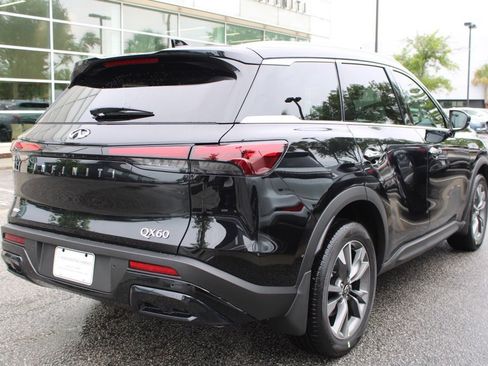 Certified 2025 INFINITI QX60 Luxe image 6