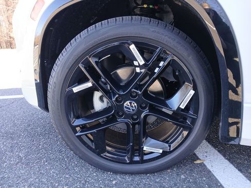 New 2026 Volkswagen Tiguan SE R-Line image 26