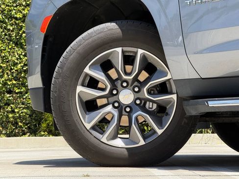 Used 2022 Chevrolet Tahoe LT w/ LT Signature Package RWD image 6