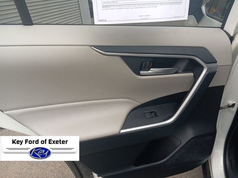 Used 2019 Toyota RAV4 XLE AWD/4WD image 13