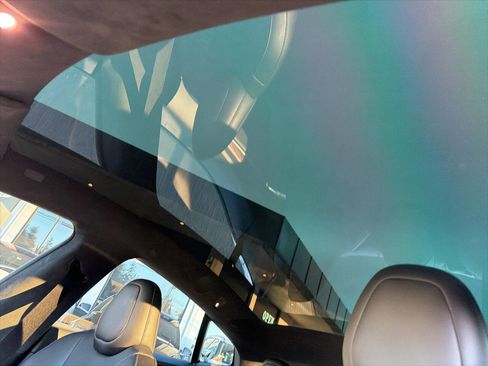 Used 2022 Tesla Model S image 34