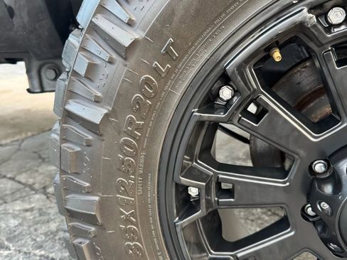 Used 2018 RAM 2500 Laramie w/ Sport Appearance Group image 22