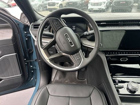 New 2026 Jeep Grand Cherokee Limited AWD/4WD image 16