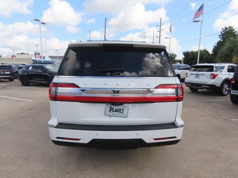 Used 2020 Lincoln Navigator Reserve w/ Equipment Group 208A Reserve AWD/4WD image 11