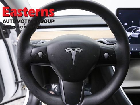 Used 2021 Tesla Model Y Long Range image 10