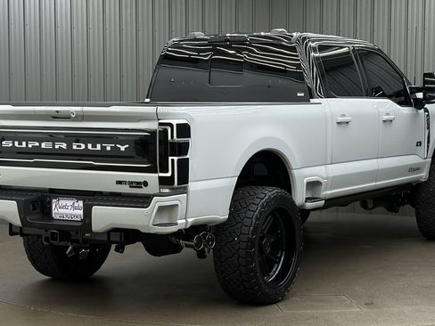 Used 2026 Ford F250 Platinum w/ FX4 Off-Road Package AWD/4WD image 5