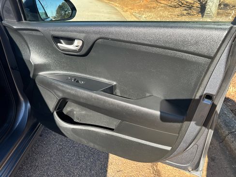 Used 2019 Kia Rio S image 23