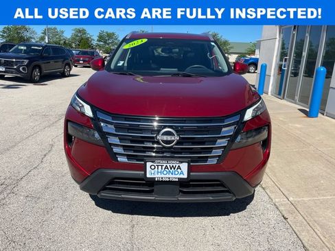 Used 2024 Nissan Rogue SV w/ SV Premium Package AWD/4WD image 3