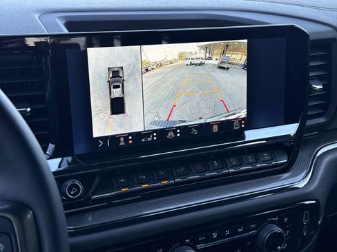 Used 2025 Chevrolet Silverado 1500 ZR2 w/ Technology Package image 25