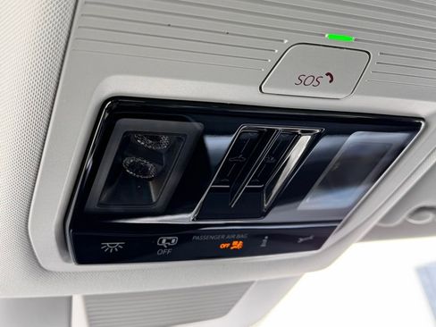 New 2026 Volkswagen Tiguan SE image 34