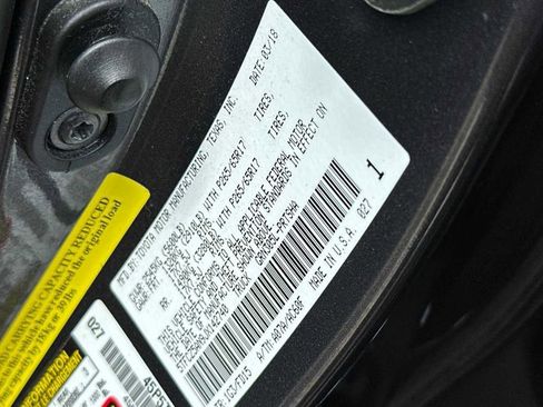 Used 2018 Toyota Tacoma TRD Sport image 32