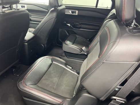 Used 2022 Ford Explorer ST-Line image 12