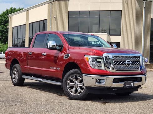 Used 2018 Nissan Titan SL w/ Chrome Package AWD/4WD image 29