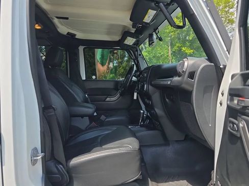 Used 2018 Jeep Wrangler Unlimited Sport S AWD/4WD image 39