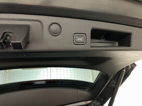 Certified 2019 Chevrolet Equinox LT FWD image 44