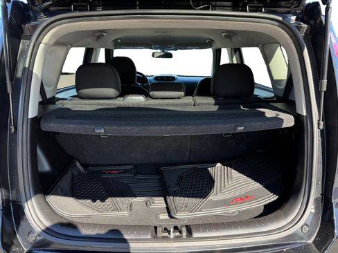 Used 2016 Kia Soul + image 17