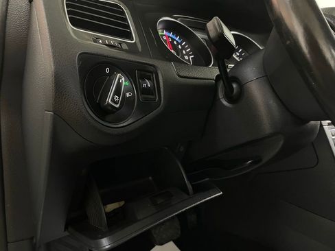 Used 2017 Volkswagen e-Golf SEL Premium image 36