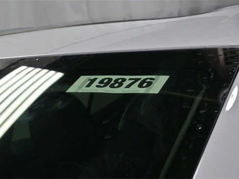 New 2026 Chevrolet Equinox EV LT image 29