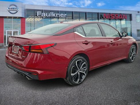 Certified 2025 Nissan Altima 2.5 SR image 6