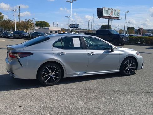 Used 2023 Toyota Camry SE image 13