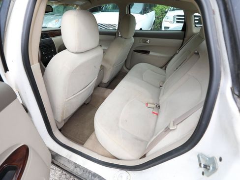 Used 2007 Buick LaCrosse CX w/ Chrome Enhancement Package FWD image 12