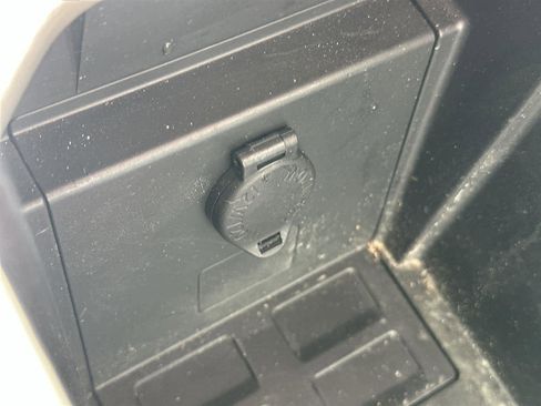 Used 2014 Toyota RAV4 EV image 31