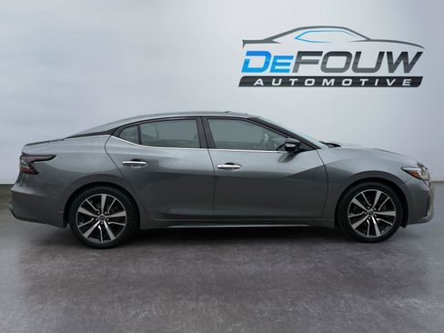 Used 2023 Nissan Maxima SL FWD image 2