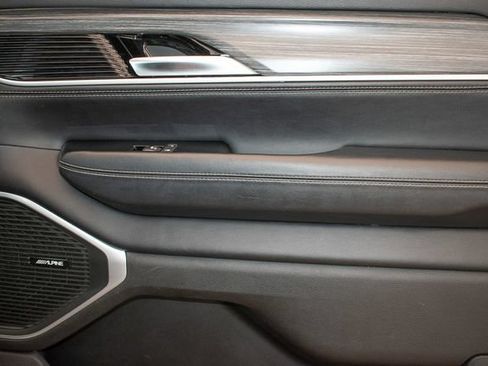 Used 2024 Jeep Wagoneer L Series II w/ Flexible Seating Group AWD/4WD image 12