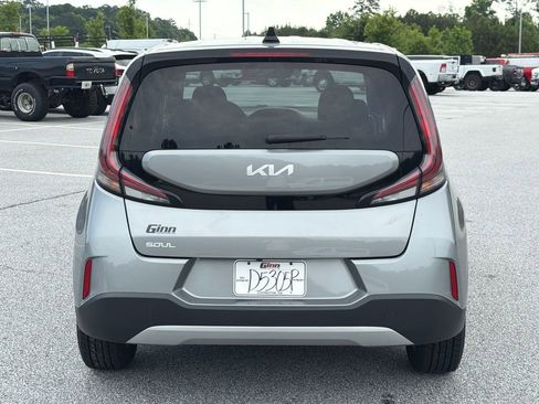 Used 2023 Kia Soul LX w/ LX Technology Package FWD image 6