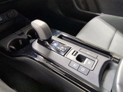 Used 2023 Toyota Prius LE image 31