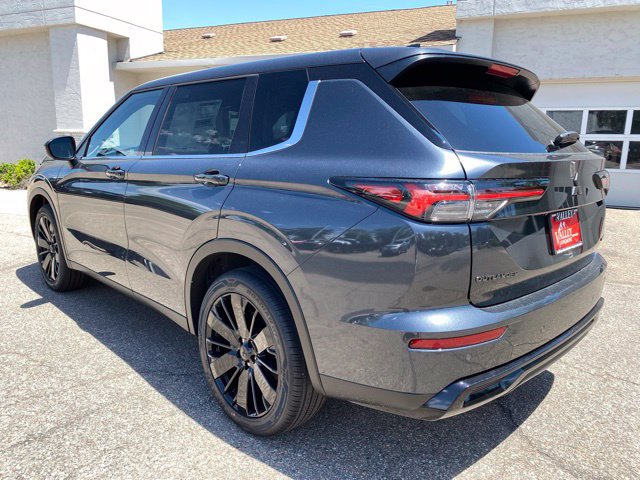 New 2026 Mitsubishi Outlander LE AWD/4WD image 3