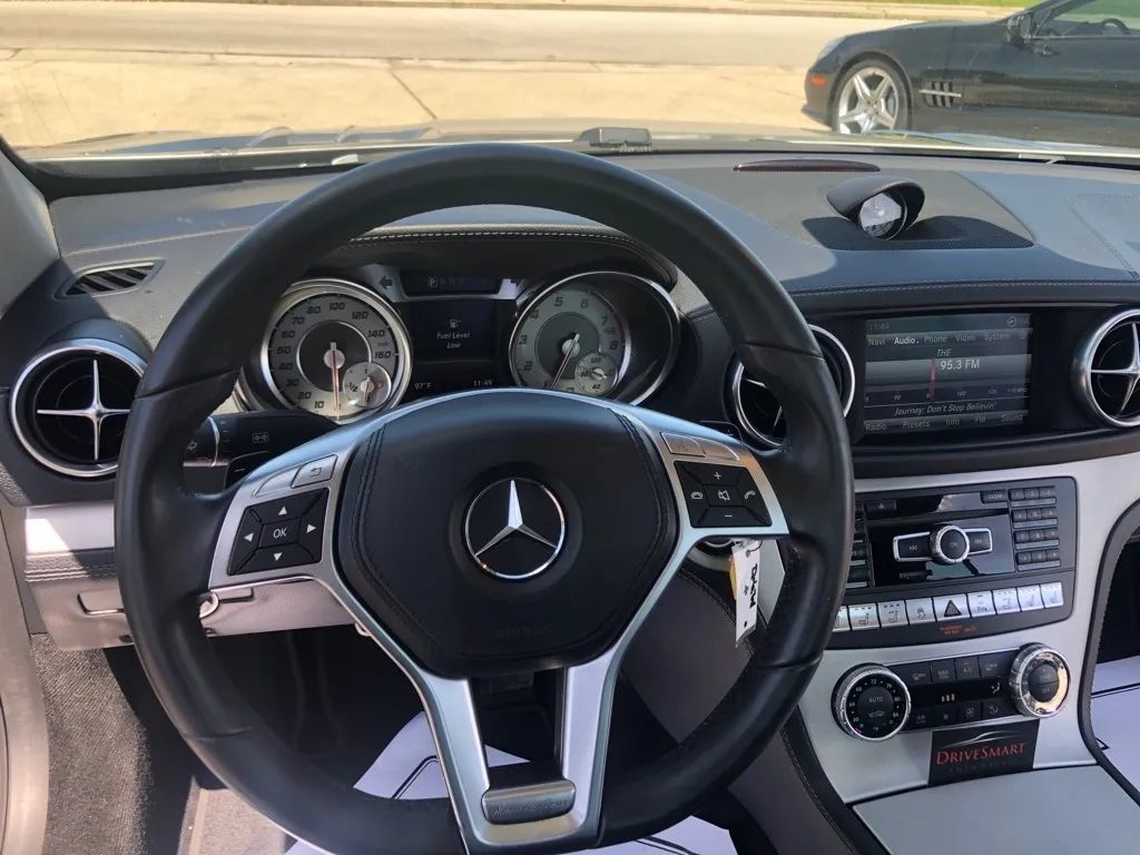 Used 2015 Mercedes-Benz SL 400 image 11