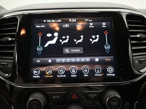 Used 2020 Jeep Grand Cherokee Altitude AWD/4WD image 14