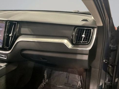 Certified 2024 Volvo XC60 B5 Core AWD/4WD image 20