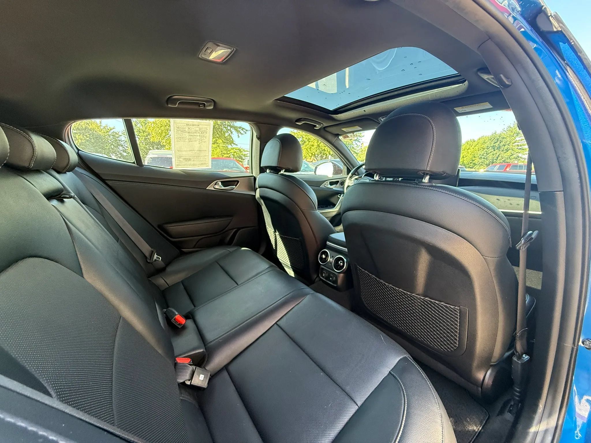 Used 2022 Kia Stinger GT1 AWD/4WD image 11