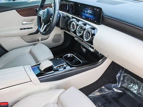 Used 2023 Mercedes-Benz CLA 250 CLA 250 image 17