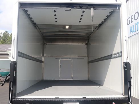 Used 2024 Ford E-350 and Econoline 350 Super Duty w/ Driver's Safety Package image 30