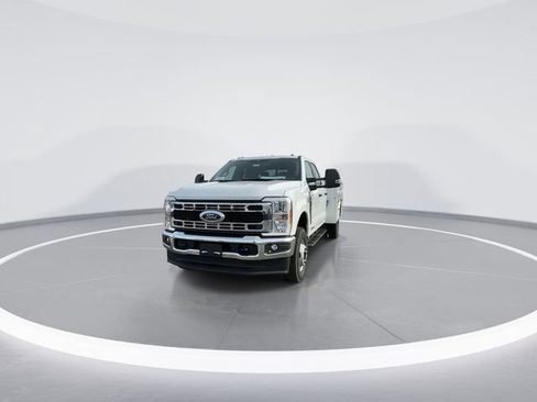 New 2026 Ford F350 XL w/ XL Chrome Package AWD/4WD image 3