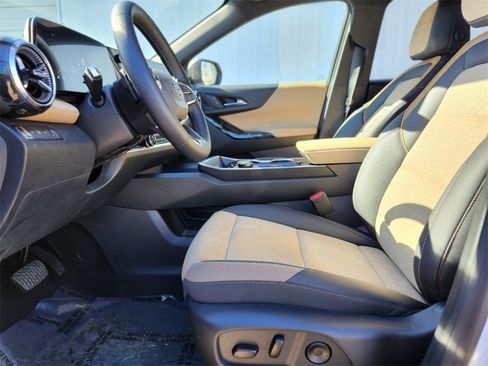 Used 2026 Chevrolet Equinox ACTIV w/ Convenience Package III image 16