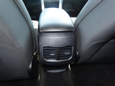 Used 2020 Ford Fusion SE image 21