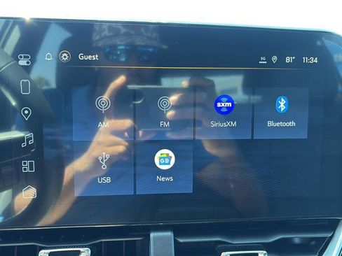 New 2026 Chevrolet Equinox LT w/ Convenience Package II FWD image 21