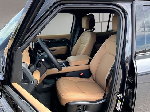 New 2026 Land Rover Defender 110 X-Dynamic SE AWD/4WD image 9