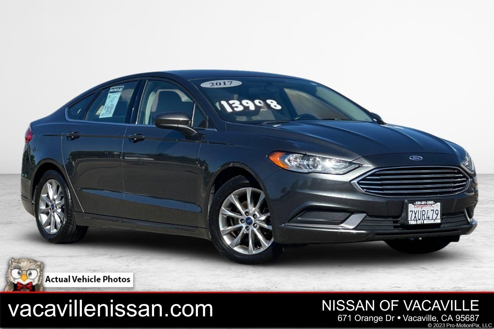 Used 2017 Ford Fusion SE w/ Fusion SE Technology Package FWD image 1