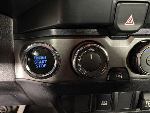Used 2023 Toyota Tacoma TRD Sport AWD/4WD image 18